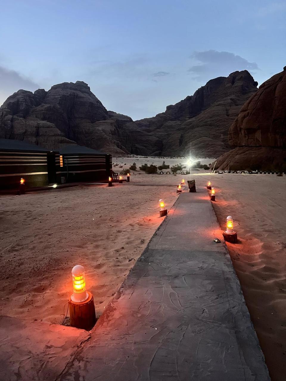 Scarlet Luxury Camp وادي رم المظهر الخارجي الصورة